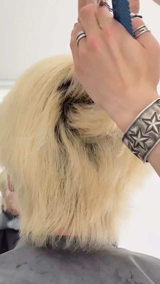 White blond！